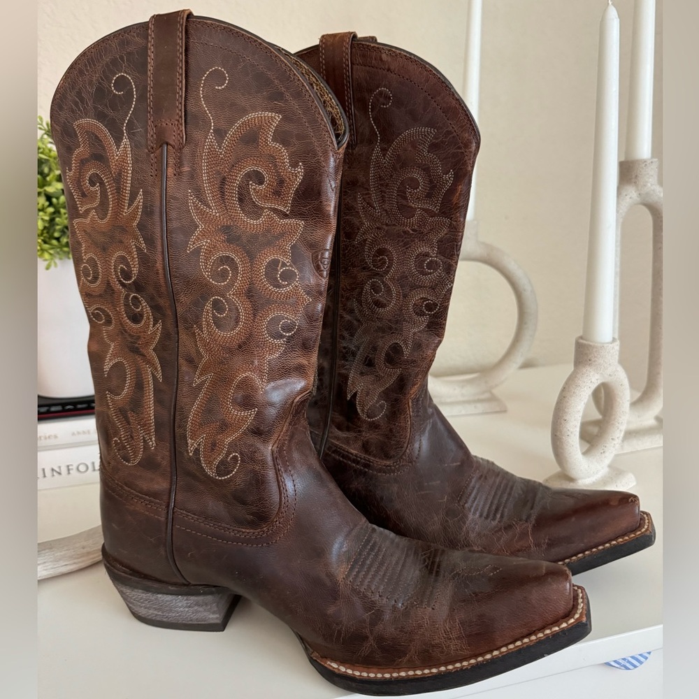 Ariat Women’s Alabama Cowboy Boots in Brown.